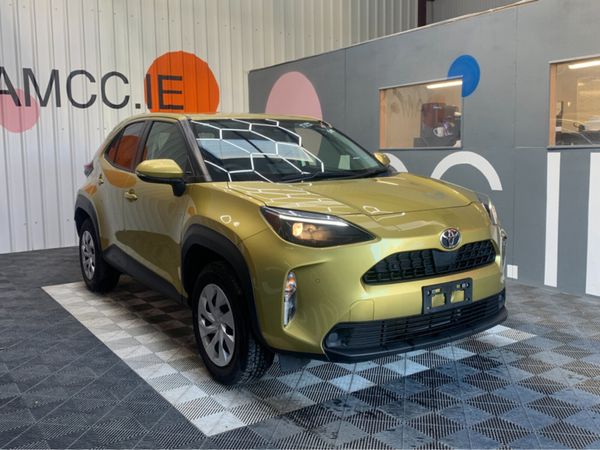 Toyota Yaris Cross SUV, Petrol Hybrid, 2021, Gold
