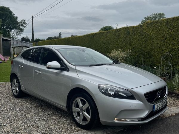 Volvo V40 Hatchback, Diesel, 2013, Silver