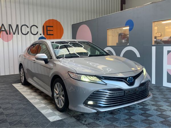 Toyota Camry Saloon, Petrol Hybrid, 2019, Silver