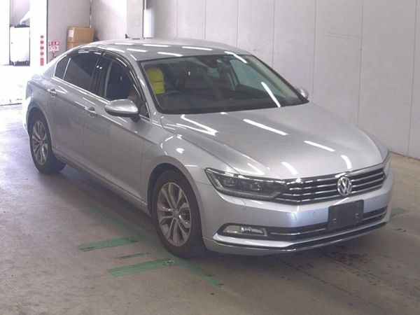 Volkswagen Passat Saloon, Petrol, 2015, Silver