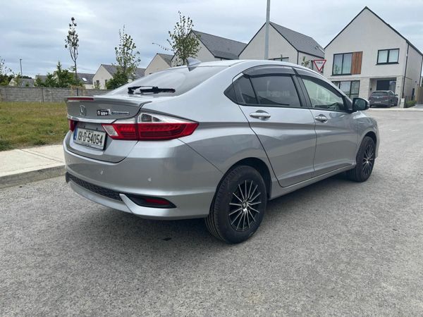 Honda Grace Saloon, Petrol Hybrid, 2019, Silver
