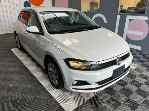 Volkswagen Polo Hatchback, Petrol, 2018, White