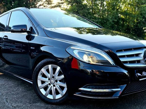 Mercedes-Benz B-Class MPV, Petrol, 2012, Black