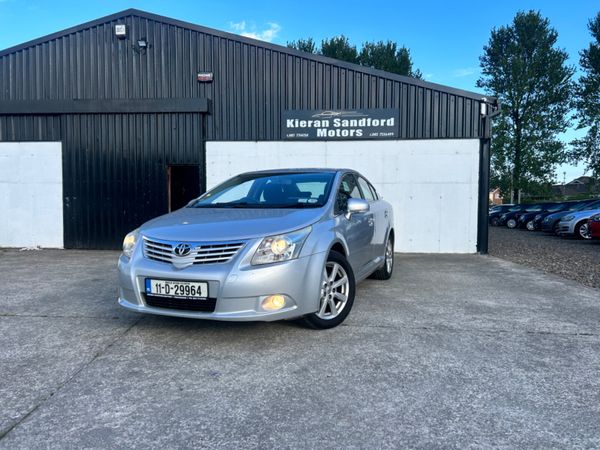 Toyota Avensis Saloon, Diesel, 2011, Silver
