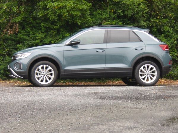Volkswagen T-Roc SUV, Diesel, 2025, Blue