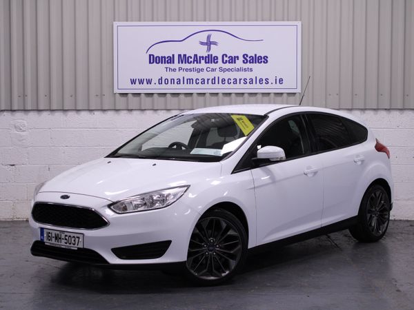 Ford Focus Hatchback, Petrol, 2016, White