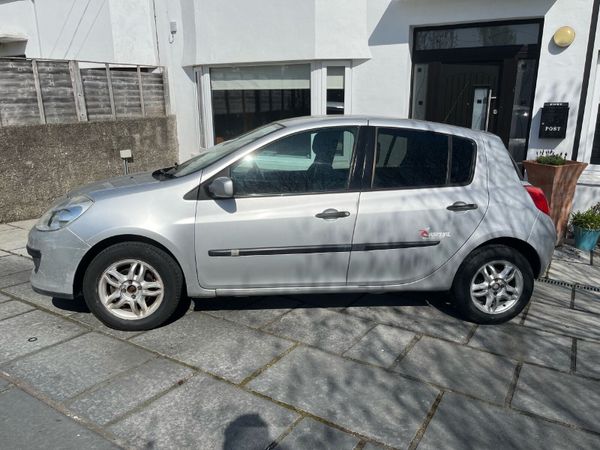 Renault Clio Hatchback, Ethanol Petrol, 2009, Silver