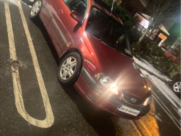 Toyota Avensis Saloon, Diesel, 2002, Red
