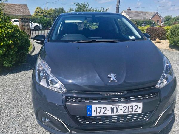 Peugeot 208 Hatchback, Petrol, 2017, Black