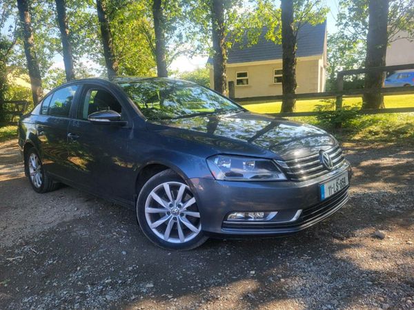 Volkswagen Passat Saloon, Diesel, 2011, Grey