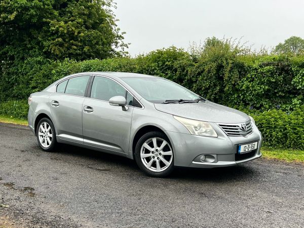 Toyota Avensis Saloon, Diesel, 2012, Grey