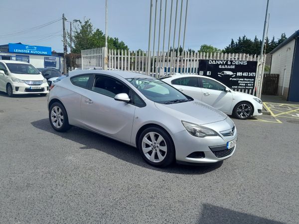 Opel Astra Hatchback, Petrol, 2013, Silver