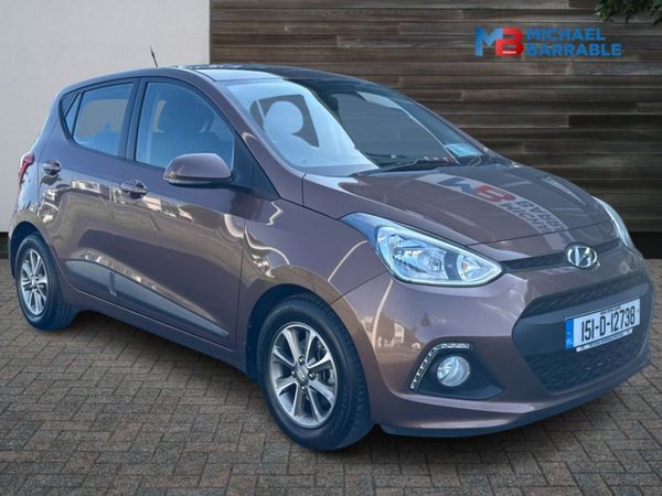 Hyundai i10 Hatchback, Petrol, 2015, Gold