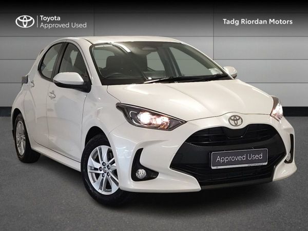 Toyota Yaris Hatchback, Hybrid, 2024, White
