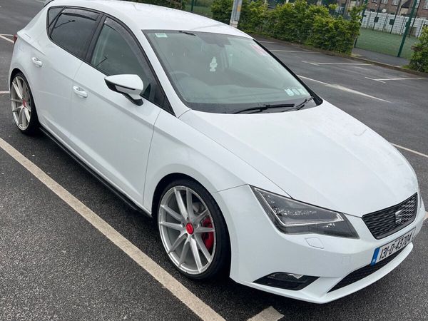 SEAT Leon Hatchback, Petrol, 2013, White