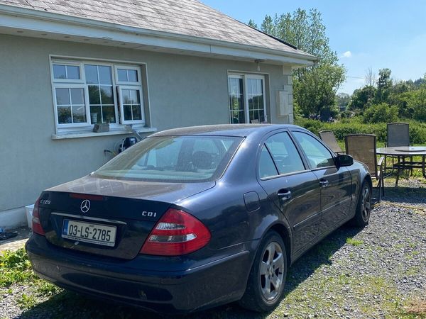 Mercedes-Benz E-Class Saloon, Diesel, 2003, Blue
