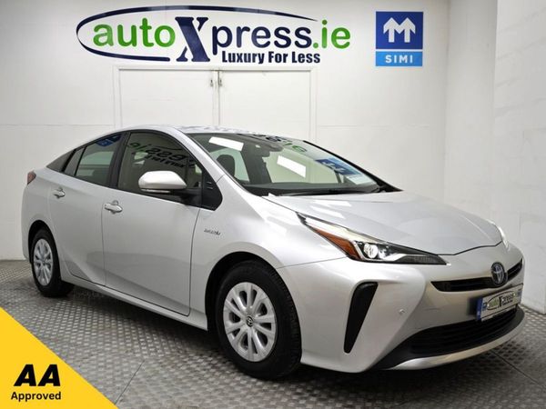 Toyota Prius Hatchback, Hybrid, 2019, Silver