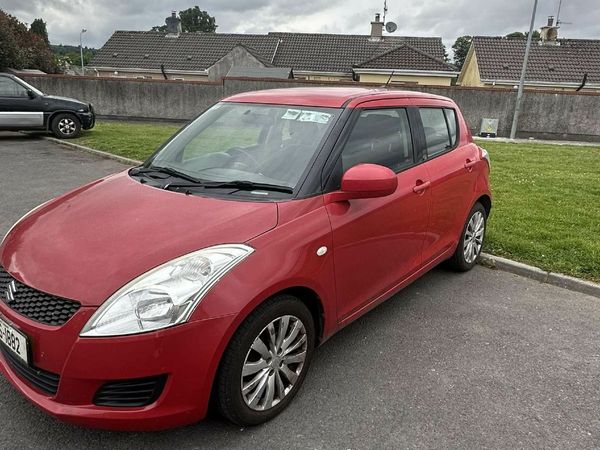 Ford Fiesta Hatchback, Petrol, 2014, Red