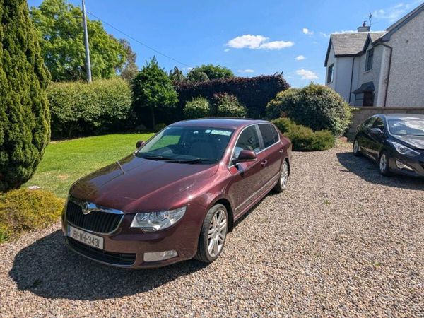 Skoda Superb Hatchback, Diesel, 2013, Purple