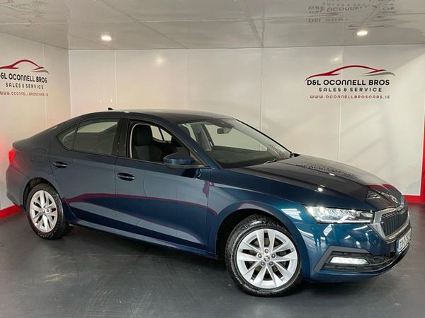 Skoda Octavia Saloon, Diesel, 2023, Blue