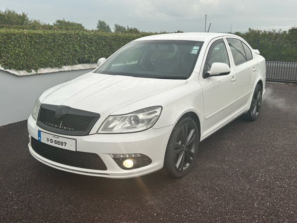 Skoda Octavia Hatchback, Diesel, 2011, White