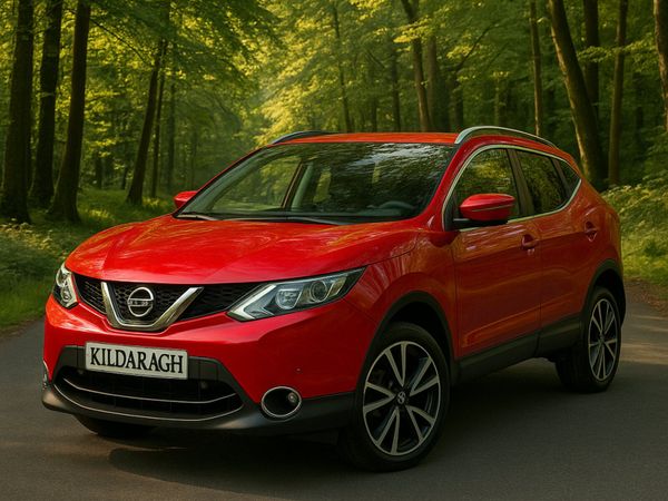 Nissan Qashqai Hatchback, Diesel, 2016, Red