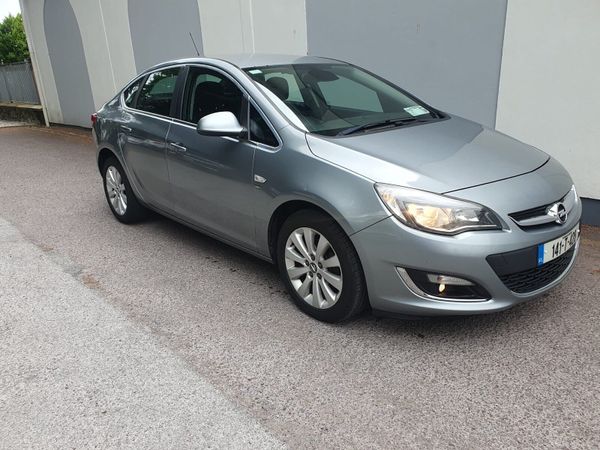 Opel Astra Saloon, Diesel, 2014, Silver