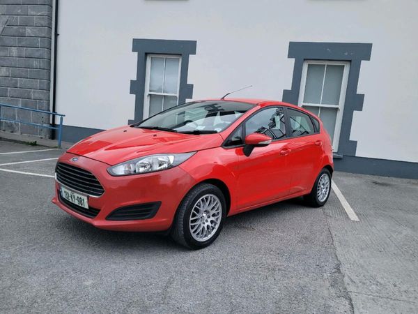 Ford Fiesta Hatchback, Petrol, 2013, Red