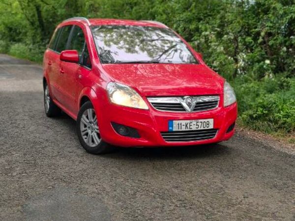 Vauxhall Zafira MPV, Diesel, 2011, Red