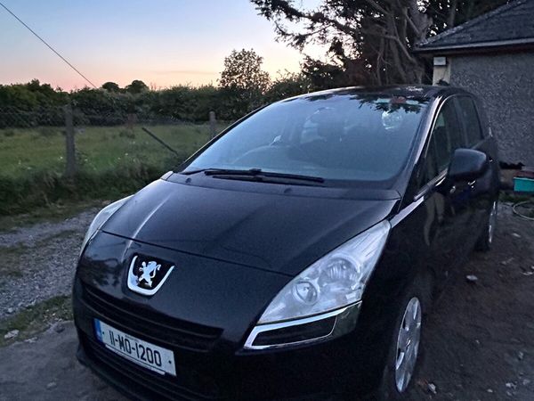 Peugeot 5008 MPV, Diesel, 2011, Black