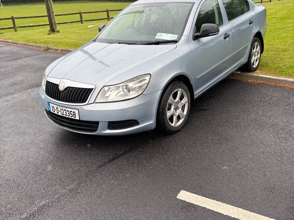Skoda Octavia Hatchback, Diesel, 2010, Blue