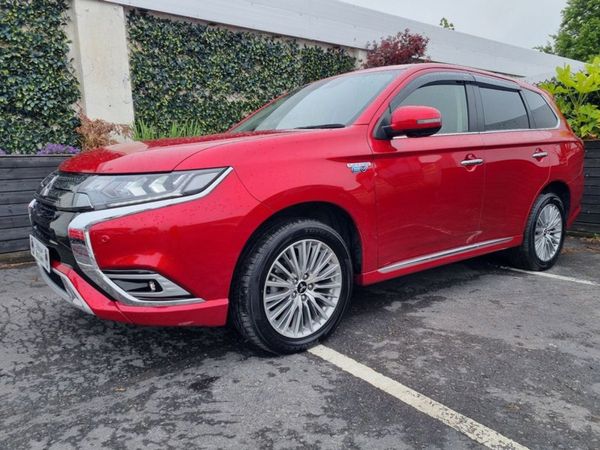 Mitsubishi Outlander MPV, Hybrid, 2020, Red