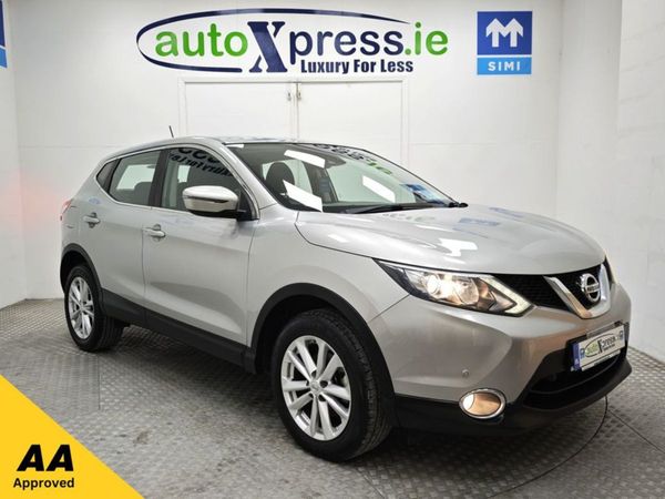 Nissan Qashqai Hatchback, Diesel, 2015, Silver