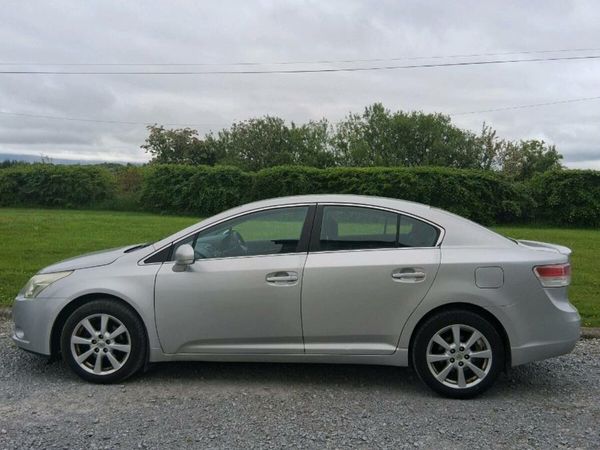 Toyota Avensis Saloon, Diesel, 2011, Silver