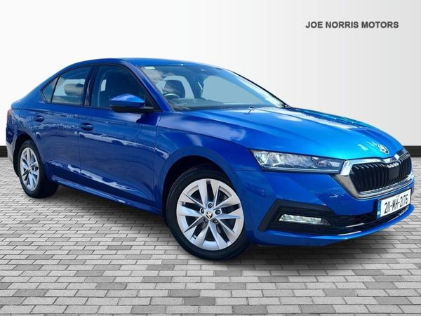 Skoda Octavia Hatchback, Petrol, 2021, Blue
