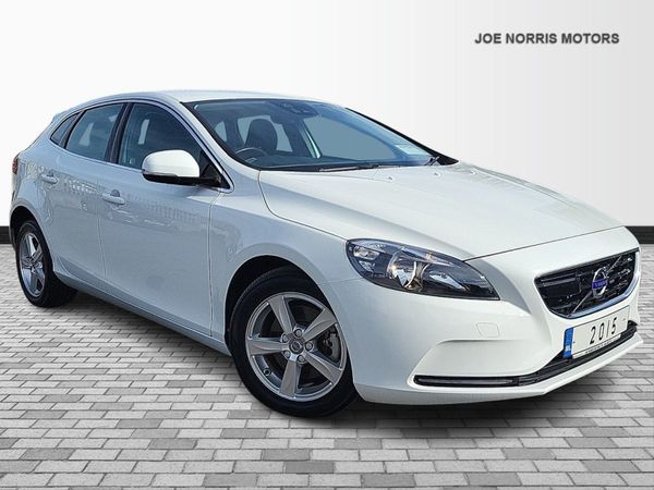 Volvo V40 Hatchback, Petrol, 2015, White