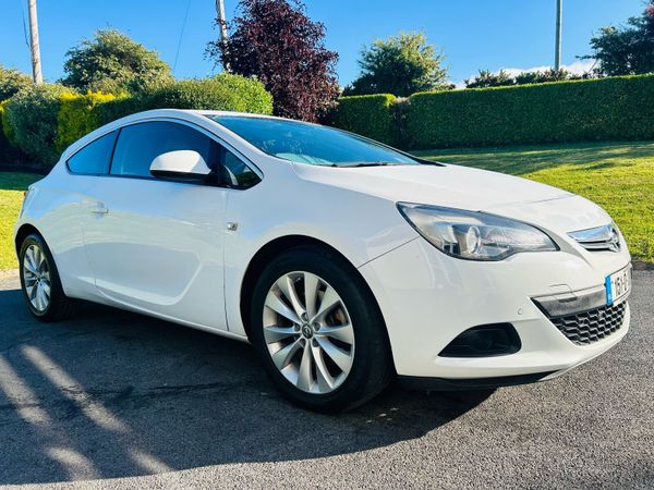 Opel Astra Hatchback, Diesel, 2015, White