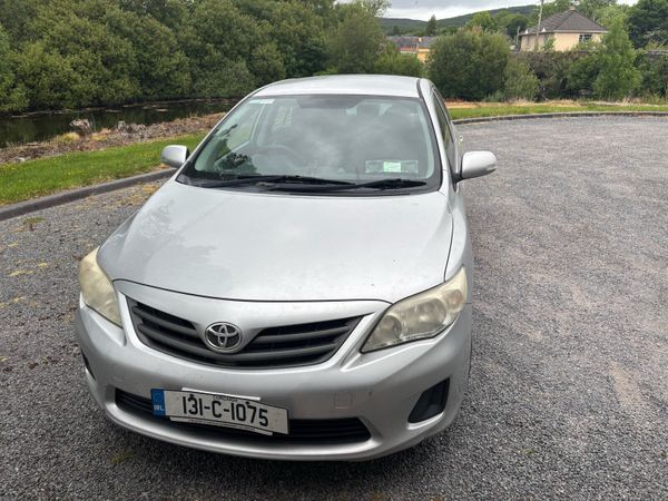 Toyota Corolla Saloon, Diesel, 2013, Silver
