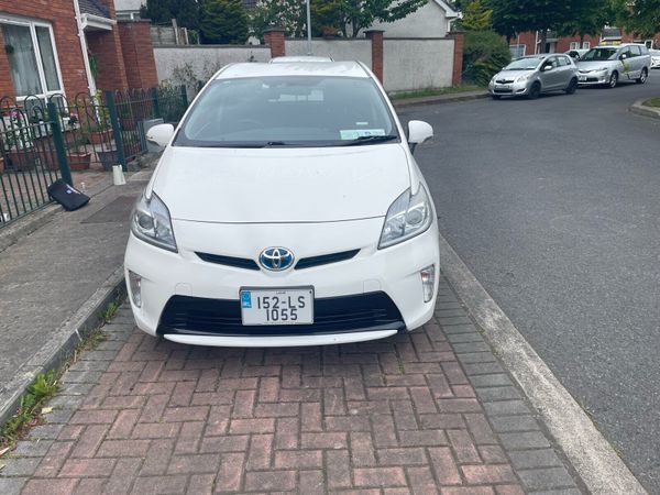 Toyota Prius Hatchback, Petrol Hybrid, 2015, White