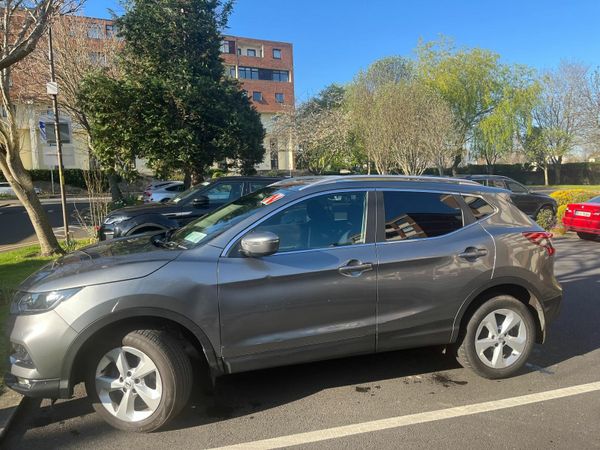 Nissan Qashqai SUV, Petrol, 2017, Grey
