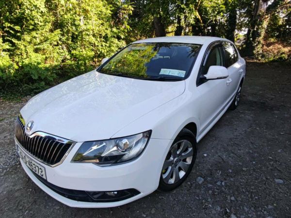 Skoda Superb Hatchback, Diesel, 2015, White