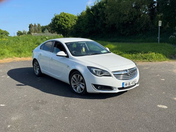 Vauxhall Insignia Hatchback, Diesel, 2014, White