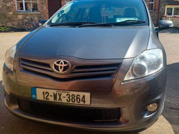 Toyota Auris Hatchback, Petrol, 2012, Grey