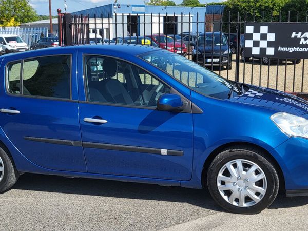 Renault Clio Hatchback, Diesel, 2011, Blue