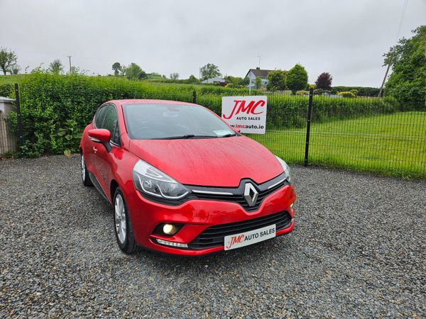 Renault Clio Hatchback, Diesel, 2018, Red