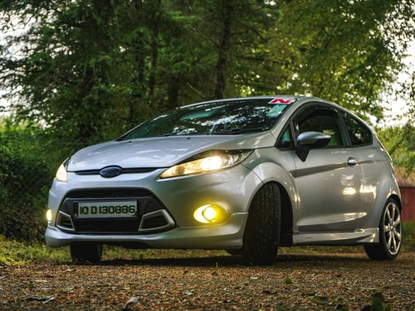 Ford Fiesta Hatchback, Petrol, 2010, Silver