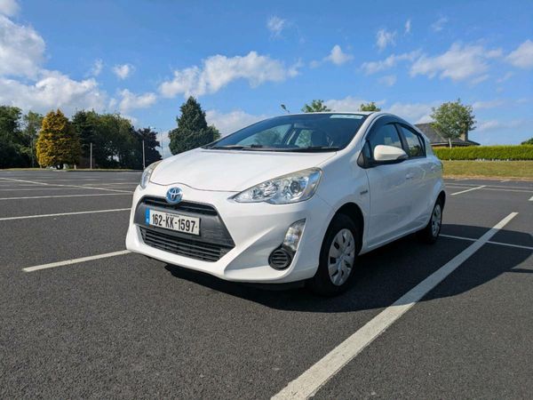 Toyota Aqua Hatchback, Petrol Hybrid, 2016, White