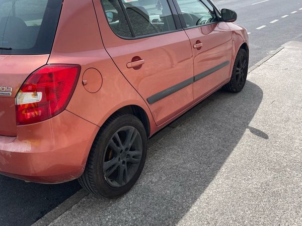 Skoda Fabia Hatchback, Petrol, 2007, Orange