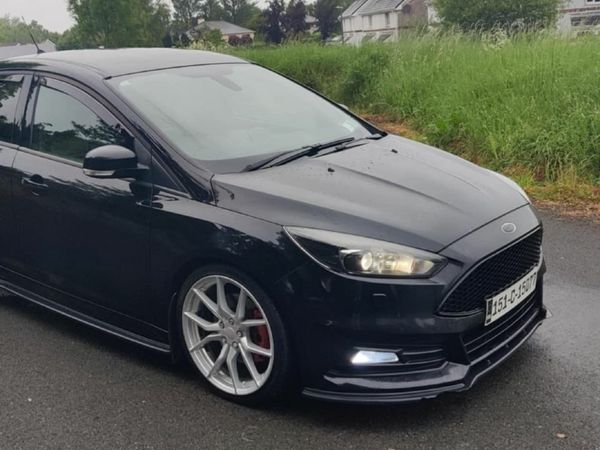 Ford Focus Hatchback, Diesel, 2015, Black