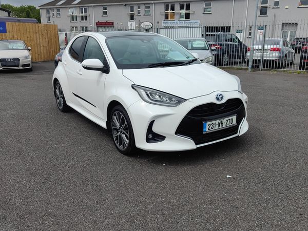Toyota Yaris Hatchback, Petrol Hybrid, 2023, White